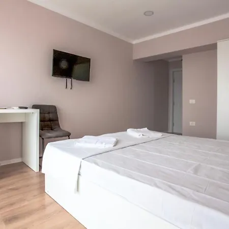 Pensiunea Riviera קוסטינסטי